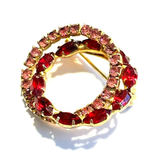 Red & pink rhinestone brooch double infinity wreath goldtone vintage mid century - Picture 3 of 7